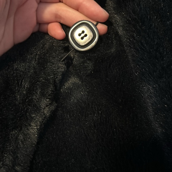 Jones New York Faux fur coat. - Picture 4 of 6